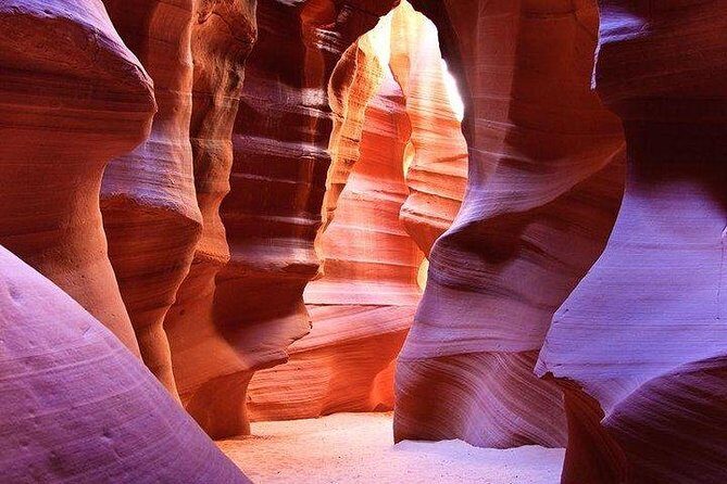 Prime Time Antelope Canyon & Horseshoe Bend Day Tour with Lunch - Upper Antelope Canyon vs Lower Antelope Canyon: Pick Based on Your Legs