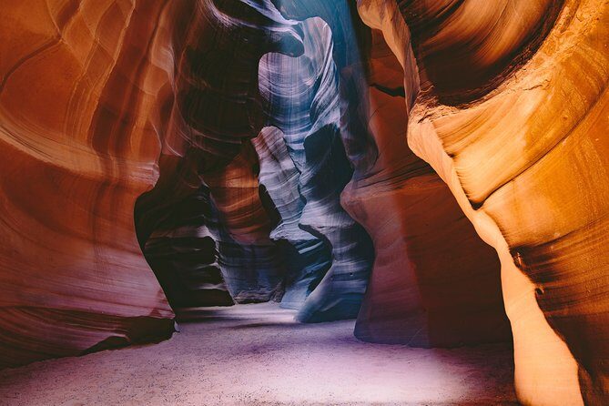 Private Upper or Lower Antelope Canyon & Horseshoe Bend Day Tour - Lake Powell and Glen Canyon Dam: the road-trip views that keep the day interesting