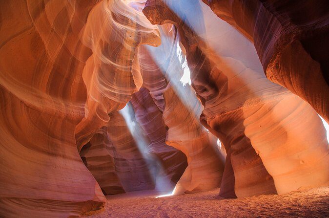 Upper Antelope Canyon & Horseshoe Bend Tour from Las Vegas - Las Vegas pickup logistics (and why the pickup list matters)