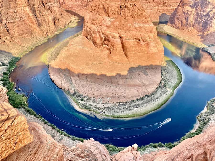 Vegas: Upper Antelope Canyon, Horseshoe Bend Tour with Lunch - The long, scenic drive that sets the tone