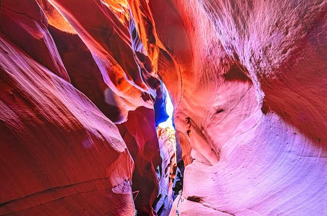 Wind Pebble Canyon Full Hiking tour through Antelope Canyon - Guides who make the canyon make sense: Julie and Wallace